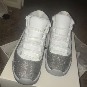 WMN JORDAN 11s